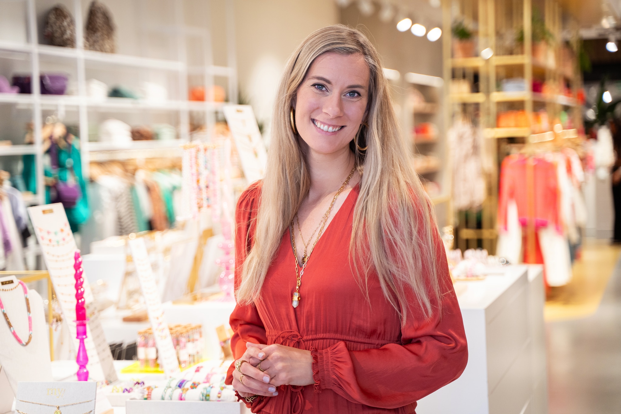 Sharon Hilgers, founder van My Jewellery, staat op de 37e plaats in de Quote Top 100 Jonge Selfmade Miljonairs van 2025. Eigen beeld. Sharon Hilgers, founder van My Jewellery, staat op de 37e plaats in de Quote Top 100 Jonge Selfmade Miljonairs van 2025.