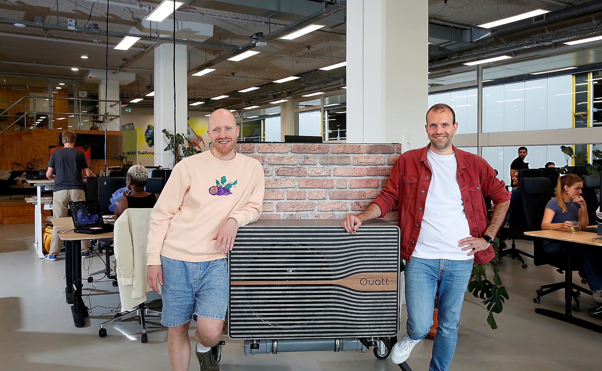 Van links naar rechts: Quatt-oprichters Marijn Flipse en Bas Flipse. Foto: Quatt Quatt-oprichters Marijn (l) en Bas Flipse (r). Foto: Quatt