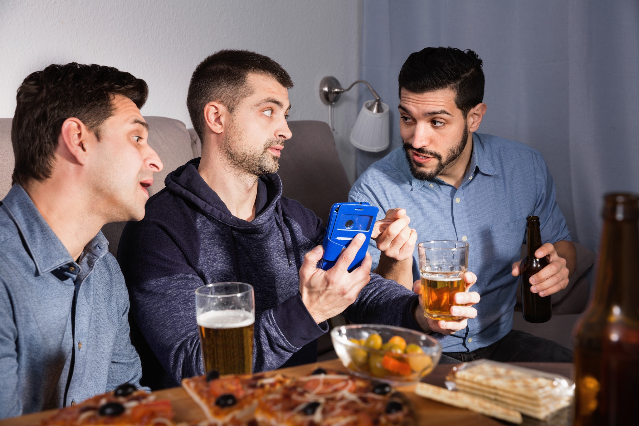 FNV pleit voor wettelijk recht op onbereikbaarheid voor personeel. Foto: Getty Images FNV pleit voor wettelijk recht op onbereikbaarheid voor personeel. Foto: Getty Images