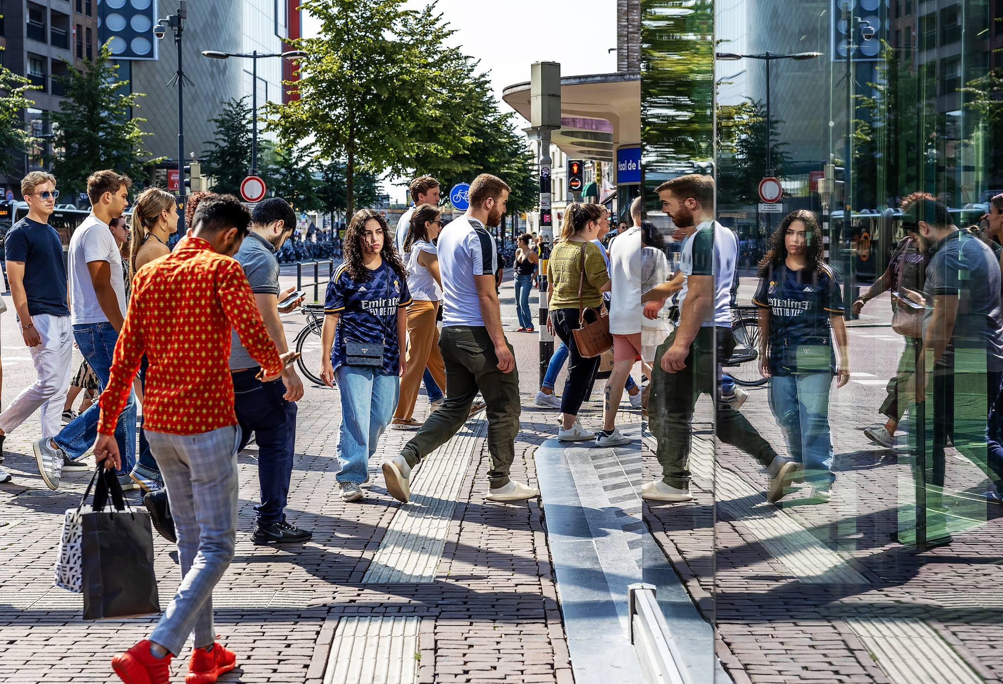 Serie afgekocht ADR - #NLBEELD#UTRECHT#Drukte in het centrum van Utrecht.VredenburgFoto Angeliek de Jonge Utrecht-centrum. De mensen op de foto komen niet voor in het artikel. Foto: AD/Angeliek de Jonge.