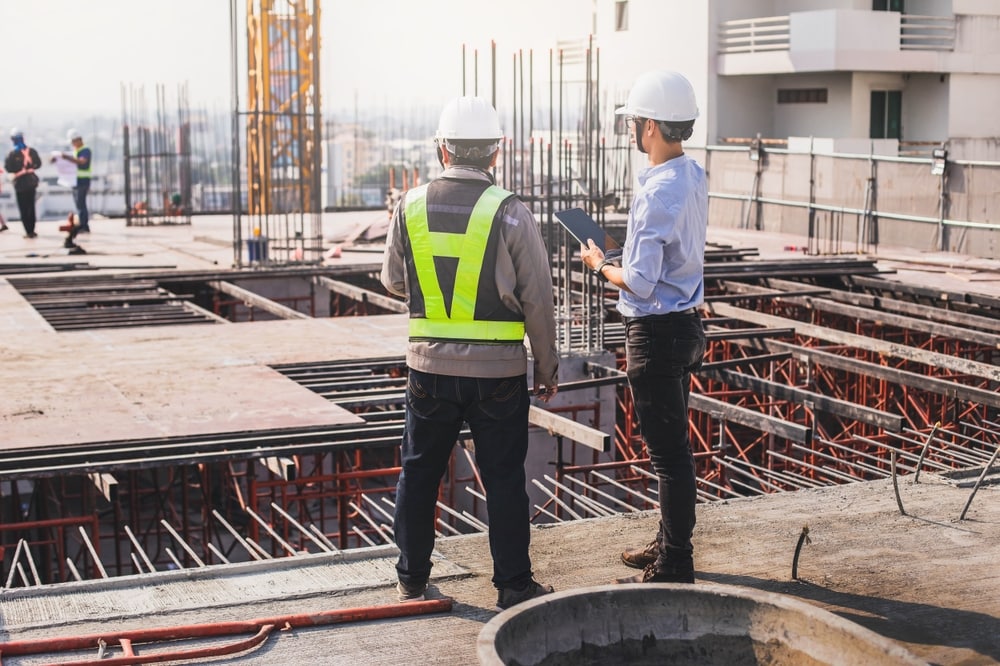 In de betonbouw werken veel zzp’ers. Zij komen vaak uit het buitenland. Het wordt een uitdaging hen in dienst te nemen. Foto: Shutterstock In de betonbouw werken veel zzp’ers. Zij komen vaak uit het buitenland. Het wordt een uitdaging hen in dienst te nemen. Foto: Shutterstock