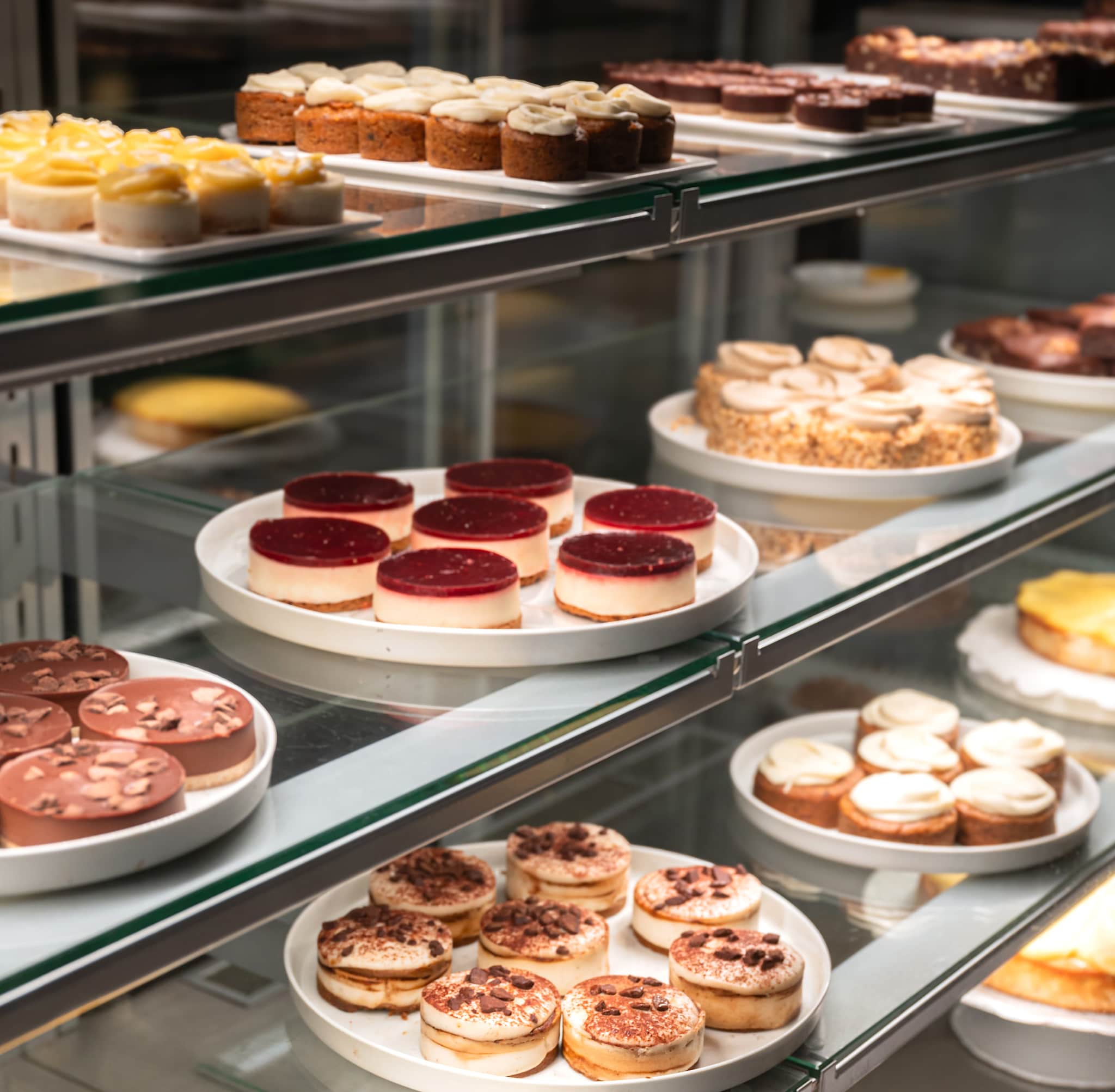Met een vijf keer zo grote productiecapaciteit en een nieuwe bakkerij, zet Rose &amp; Vanilla serieuze stappen richting spectaculaire groei. Rose &amp; Vanilla | Met een vijf keer zo grote productiecapaciteit en een nieuwe bakkerij, zet Rose &amp; Vanilla serieuze stappen richting spectaculaire groei.