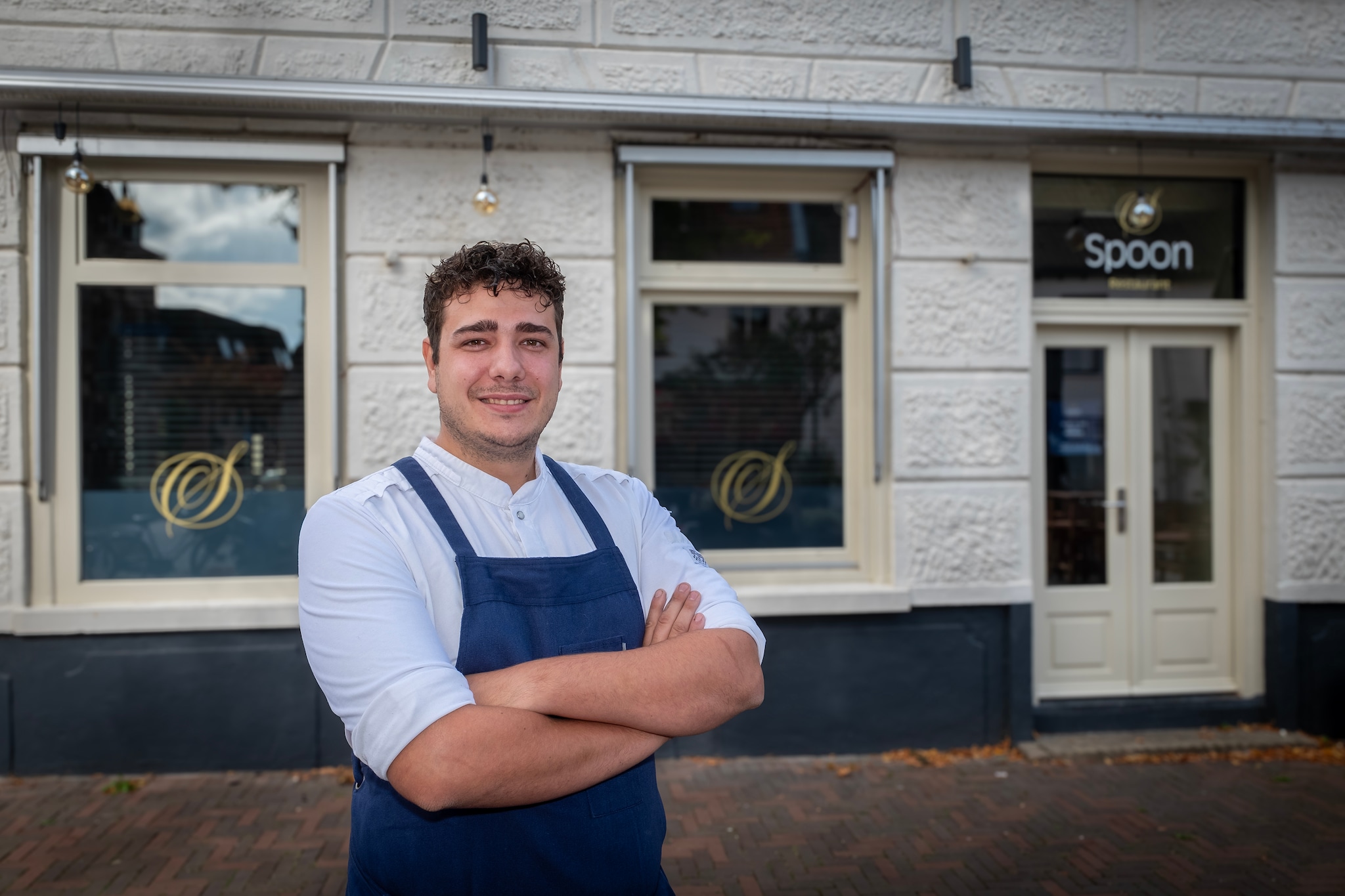 Sebastiaan Follong vlak voor de opening in oktober van zijn eerste eigen restaurant in Cuijk. Sebastiaan Follong vlak voor de opening in oktober van zijn eerste eigen restaurant in Cuijk. Foto: Theo Peeters