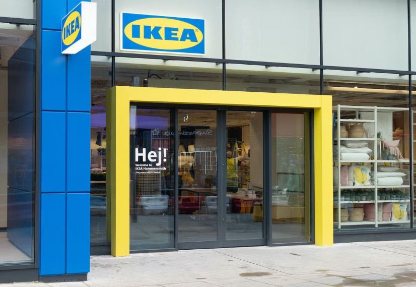 Ikea begroet klanten van oudsher met 'Hej', Zweeds voor 'Hallo'. Ikea begroet klanten van oudsher met ‘Hej’, Zweeds voor ‘Hallo’. Foto: Ikea