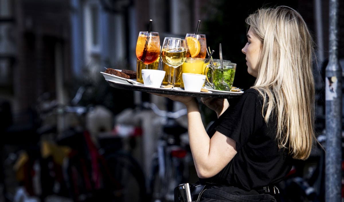 Het cao-loon in de horeca steeg met bijna 11 procent. Het cao-loon in de horeca steeg met bijna 11 procent.  Foto: ANP