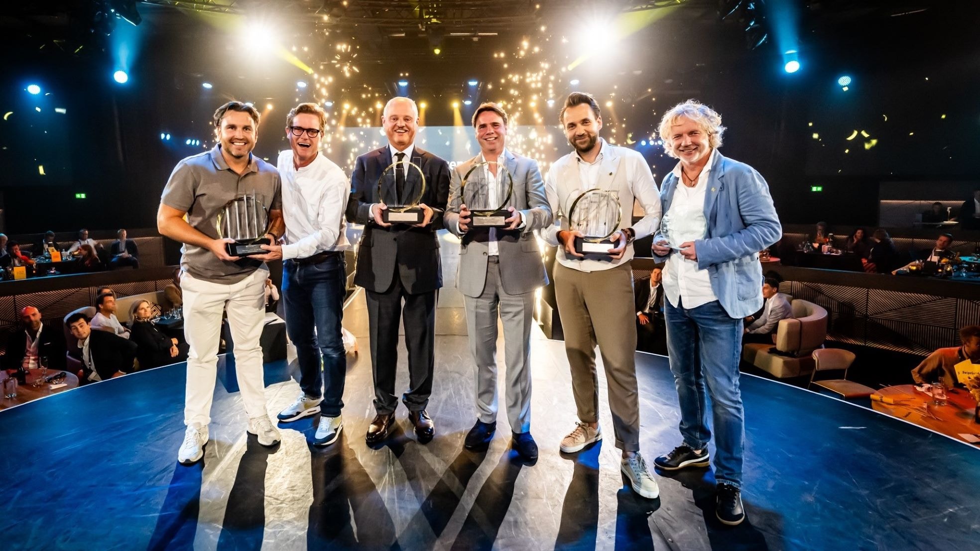 Eric Berkhof en Sander de Klerk winnen EY Entrepreneur Of The Year award 2024. V.l.n.r.  Erik van der Plas, Bas Turk, Erik Berkhof, Peer Swinkels, Sander de Klerk, Bart van Olphen Eric Berkhof en Sander de Klerk winnen EY Entrepreneur Of The Year award 2024. V.l.n.r.  Erik van der Plas, Bas Turk, Erik Berkhof, Peer Swinkels, Sander de Klerk, Bart van Olphen