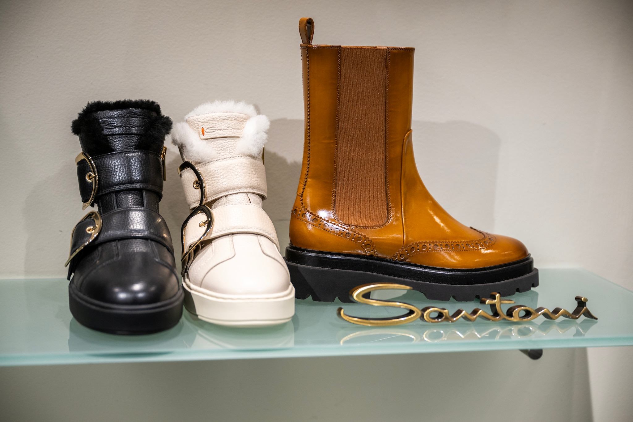 Van den Assem verkoopt schoenen uit het hogere segment. Van den Assem verkoopt schoenen uit het hogere segment. Foto: Frank de Roo