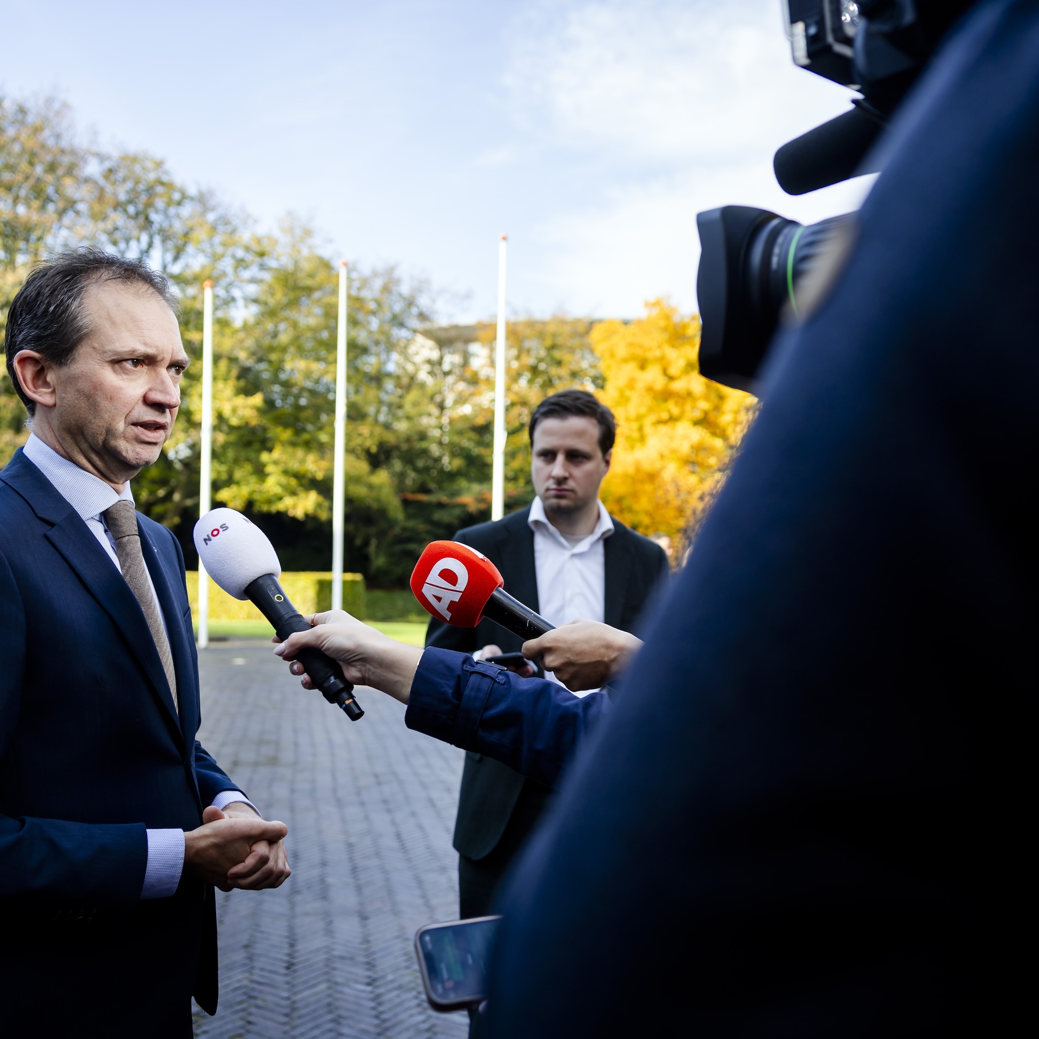 aov wetsvoorstel aangepast szw minister van hijum nsc