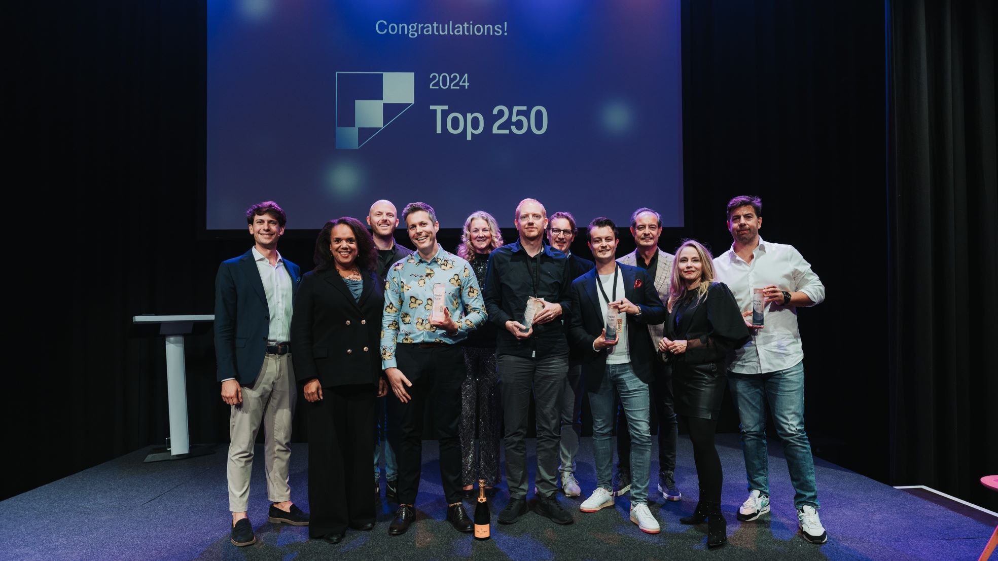 Van links naar rechts: Leonardo Fuligni (Erasmus Centre for Entrepreneurship), Carol Tarr (Phenix Capital), Paul van Merrienboer (Check Technologies), Matthijs Welle (Mews), Sonja Meijerink (Valcon), Roemie Hillenaar (Creative Fabrica), Justin Jansen (Erasmus Centre for Entrepreneurship), Florent Geerts (Delft Imaging), Guido Geert (Delft Imaging), Saskia van Roode (nlgroeit) en Marco Knitel (Check Technologies). Foto: Alexander Santos Lima