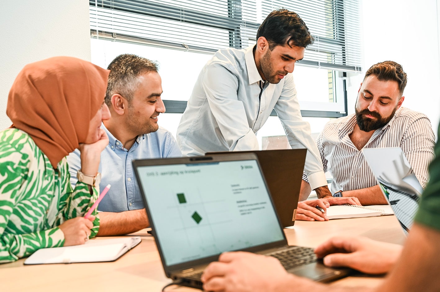 Motopp biedt IT-werk aan vluchtelingen. Motopp helpt nieuwkomers met een vluchtelingenachtergrond. Foto: Motopp.