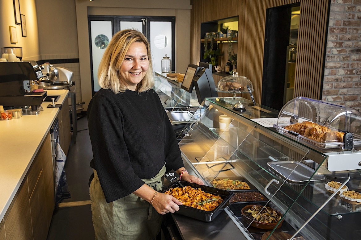 Gaby Denkers, mede-eigenaar van cateraar Zoet en Peper. Inge Dingema