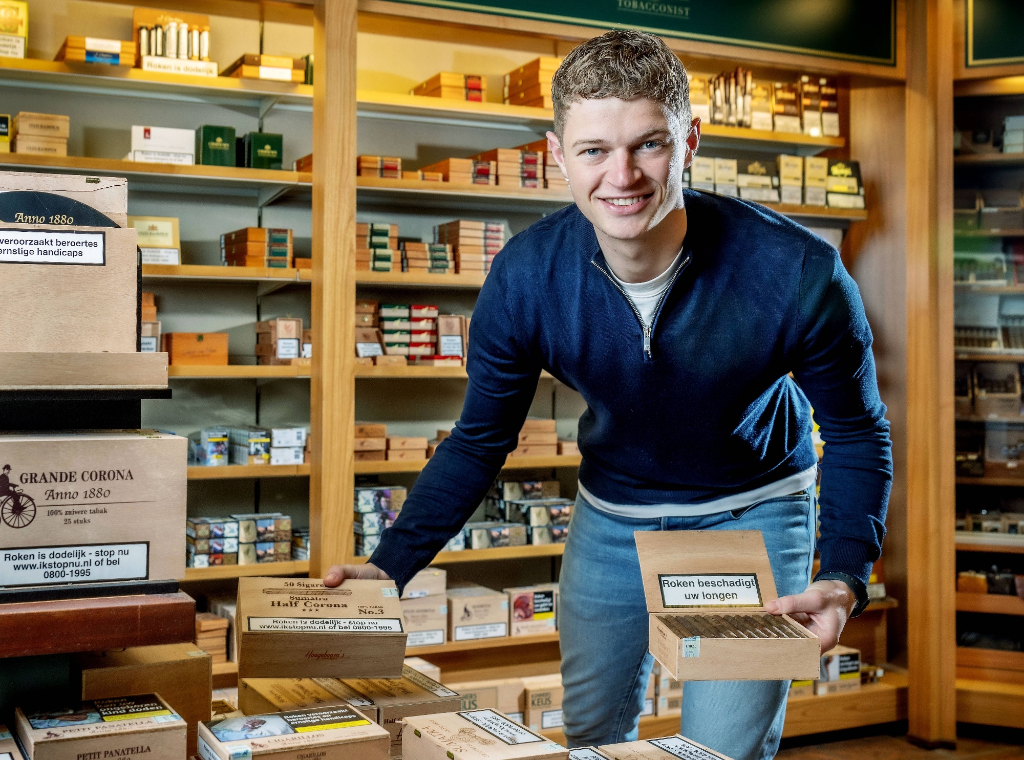 Ruben Dillen, eigenaar van Dillen Sigarettenspeciaalzaak. Jean-Pierre Jans