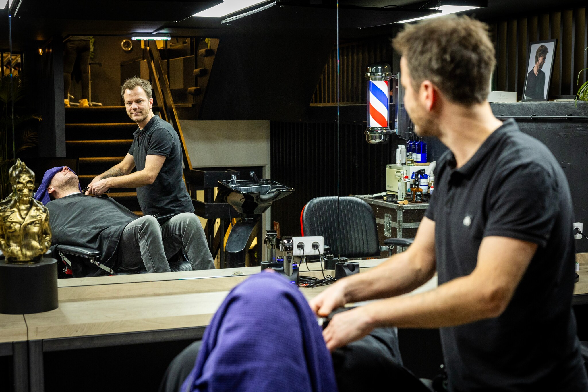 Kapper Leander Grotenhuis over het personeelstekort in zijn wereld: ‘Het duurde een jaar vóór ik al mijn werknemers geworven had’. Vincent Jannink