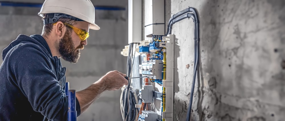 In de bouw werken veel elektriciens als zzp’er. Wat moet de opdrachtgever na 1 januari 2025 met hen? Foto: Shutterstock In de bouw werken veel elektriciens als zzp’er. Wat moet de opdrachtgever na 1 januria 2025 met hen? Foto: Shutterstock
