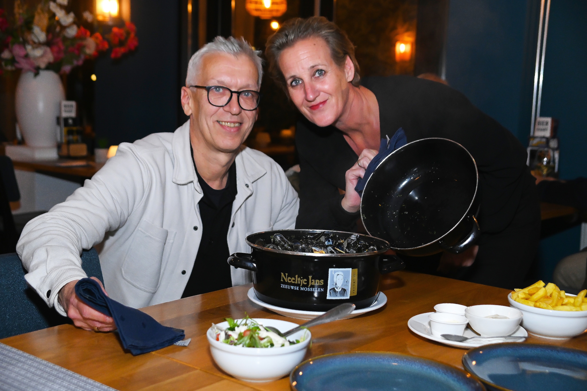 Jac en Mariska Uytdewilligen van restaurant Mossels &amp; Meer in Oostkapelle. Jac en Mariska Uytdewilligen van restaurant Mossels &amp; Meer in Oostkapelle. Foto: Lex de Meester
