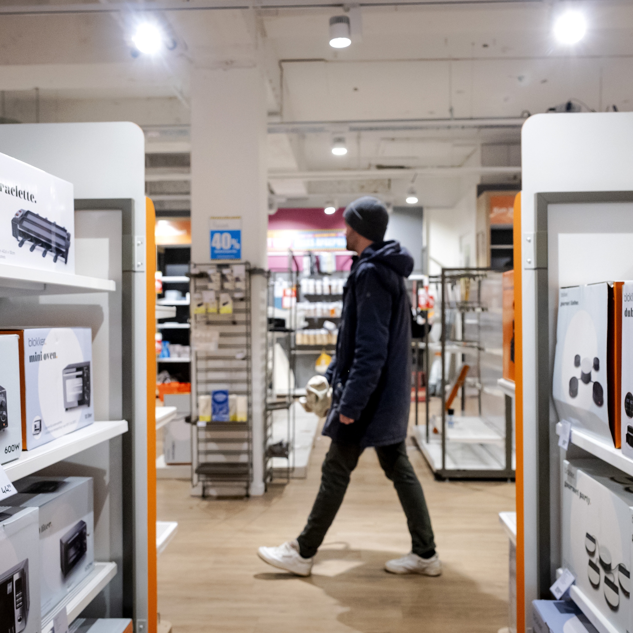 toch een doorstart voor blokker neef roland palmer koper van failliete keten