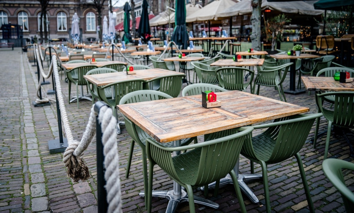 Horecaondernemers hebben het door stijgende kosten steeds zwaarder. Foto: ANP Horecaondernemers hebben het door stijgende kosten steeds zwaarder. Foto: ANP