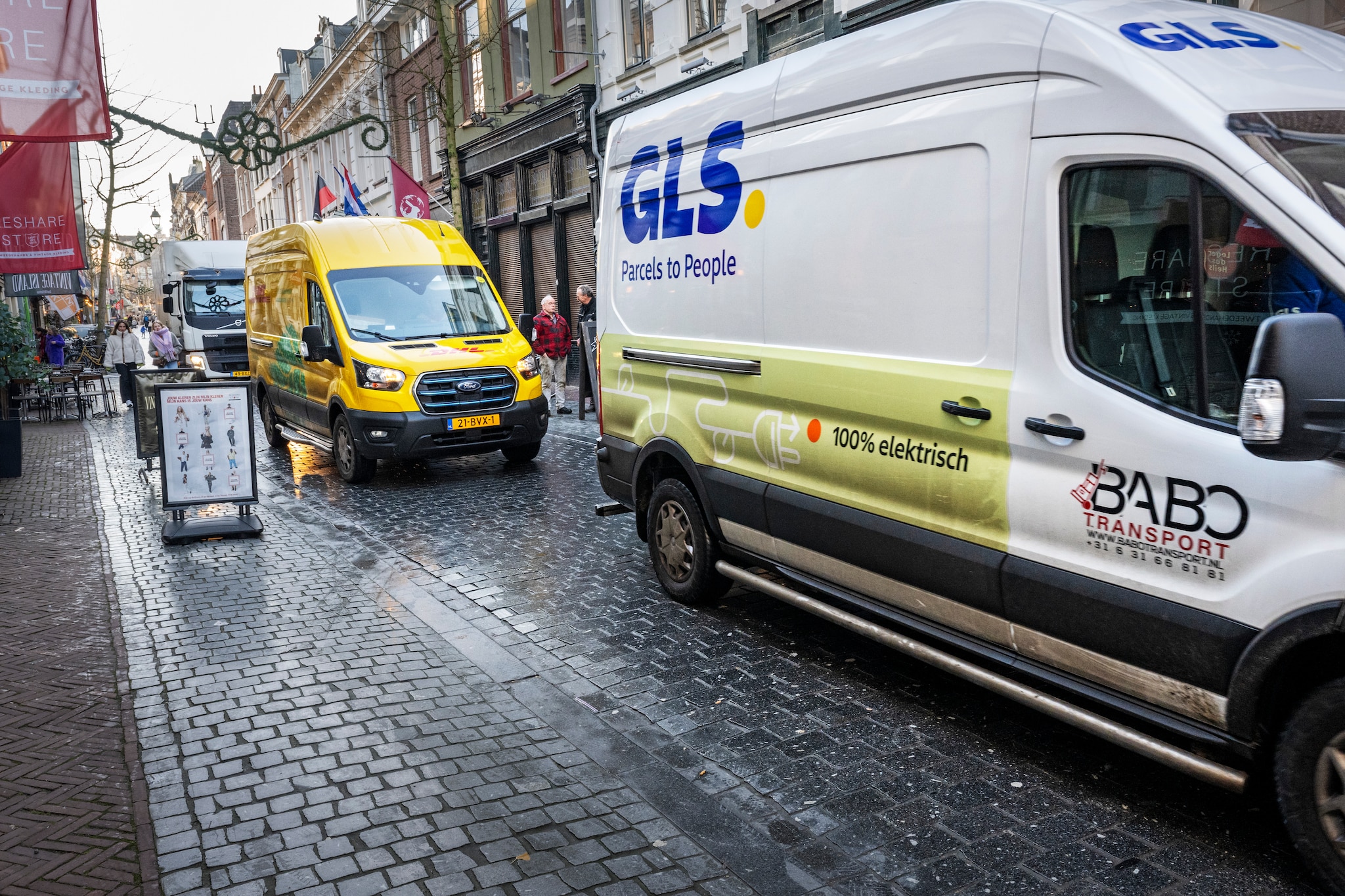 Elektrische voertuigen zijn juist wel welkom in het centrum van Nijmegen. Elektrische voertuigen zijn juist wel welkom in het centrum van Nijmegen. Foto: Bert Beelen