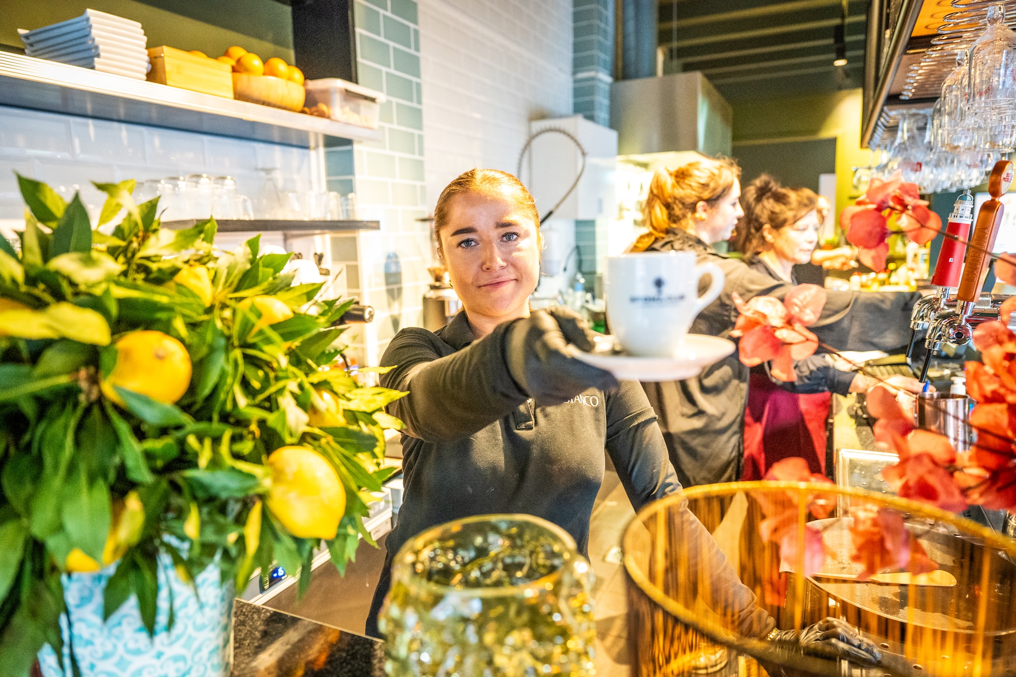 Tarissa de Wit (34) opent lunchcafé Al Bianco in Alphen. Tarissa de Wit (34) opent lunchcafé Al Bianco in Alphen. Foto: Josh Walet