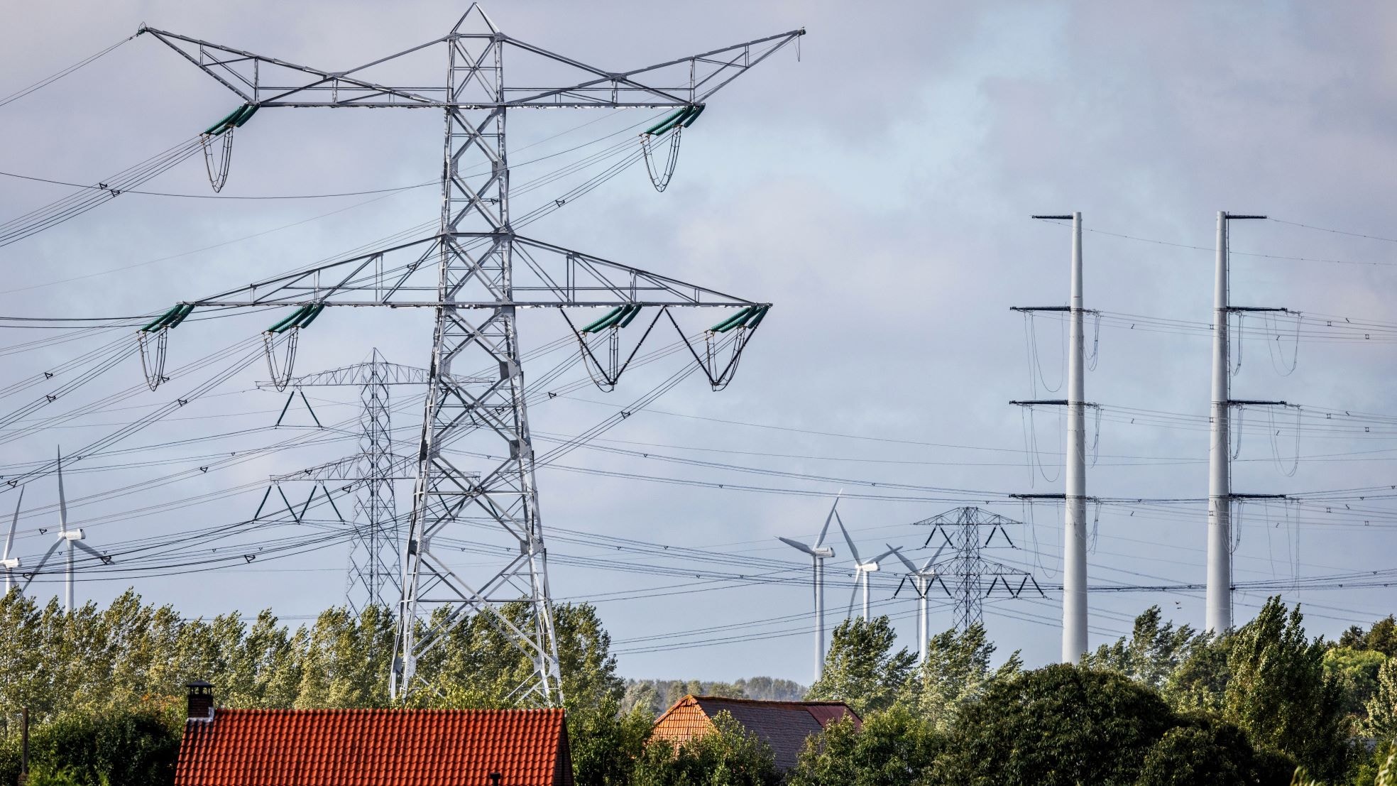 Werkzaamheden aan het stroomnet voor Zeeland. Werkzaamheden aan het stroomnet voor Zeeland. Foto: ANP