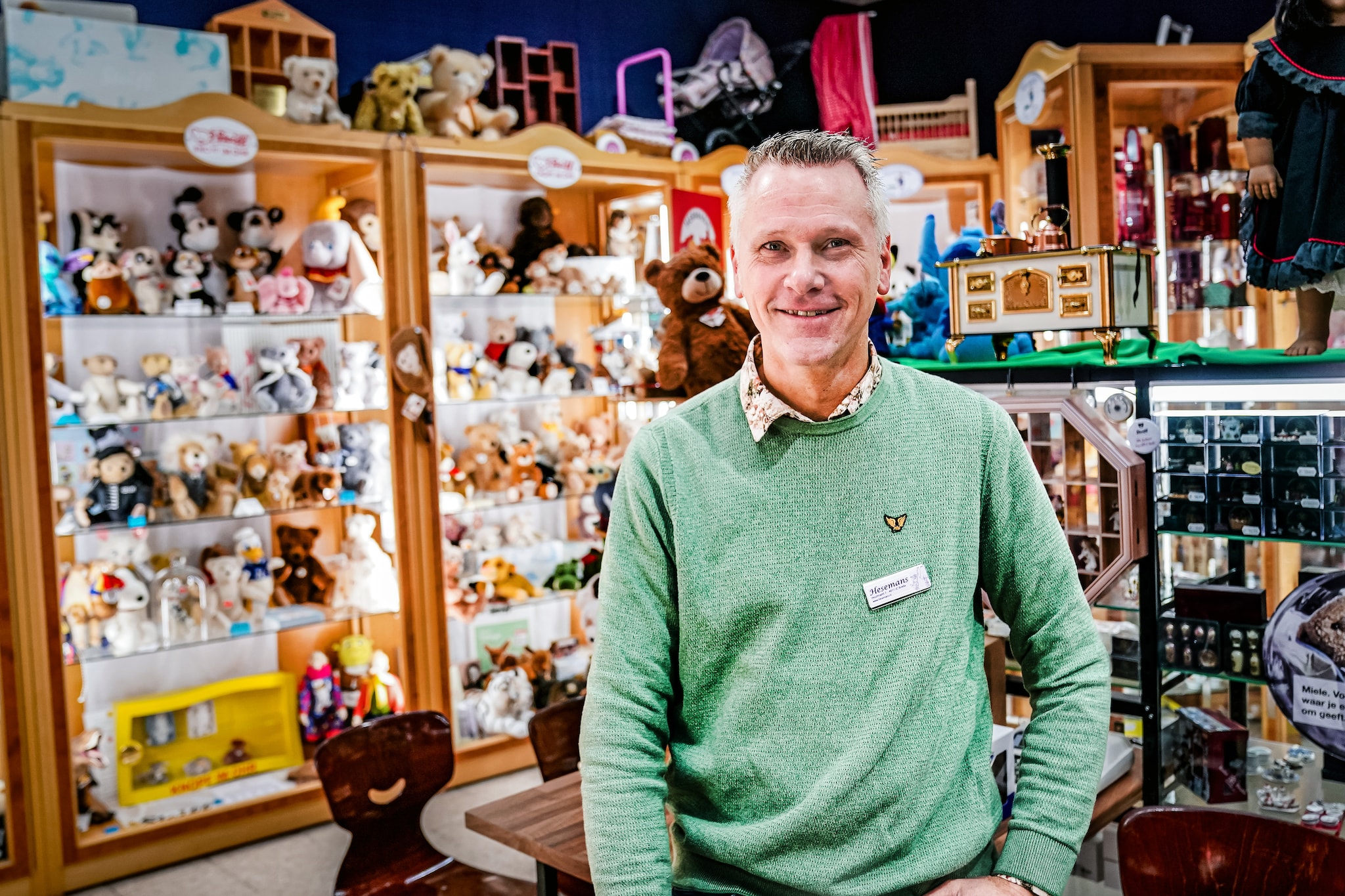 Johan Hesemans in zijn winkel in Breda. Johan Hesemans in zijn winkel in Breda. Foto: Joris Knapen / Pix4Profs