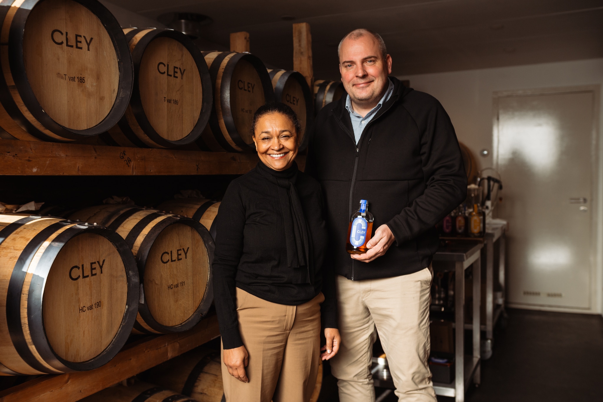 Paul den Dulk en Maria Neves van Maria Neves van Cley Distillery Paul den Dulk en Maria Neves van Maria Neves van Cley Distillery