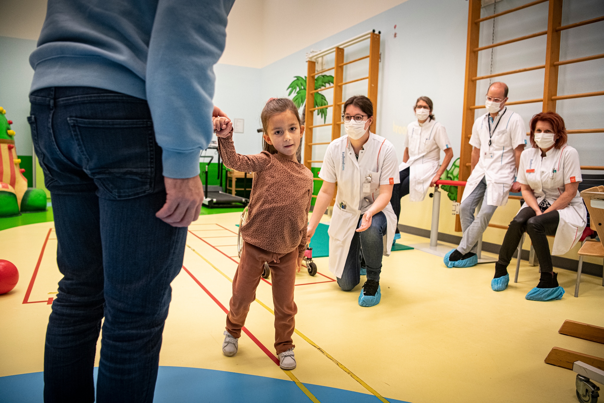 Door stichting Voor Sara zet Sara stappen. Foto: Koen Verheijden Door stichting Voor Sara zet Sara stappen. Foto: Koen Verheijden