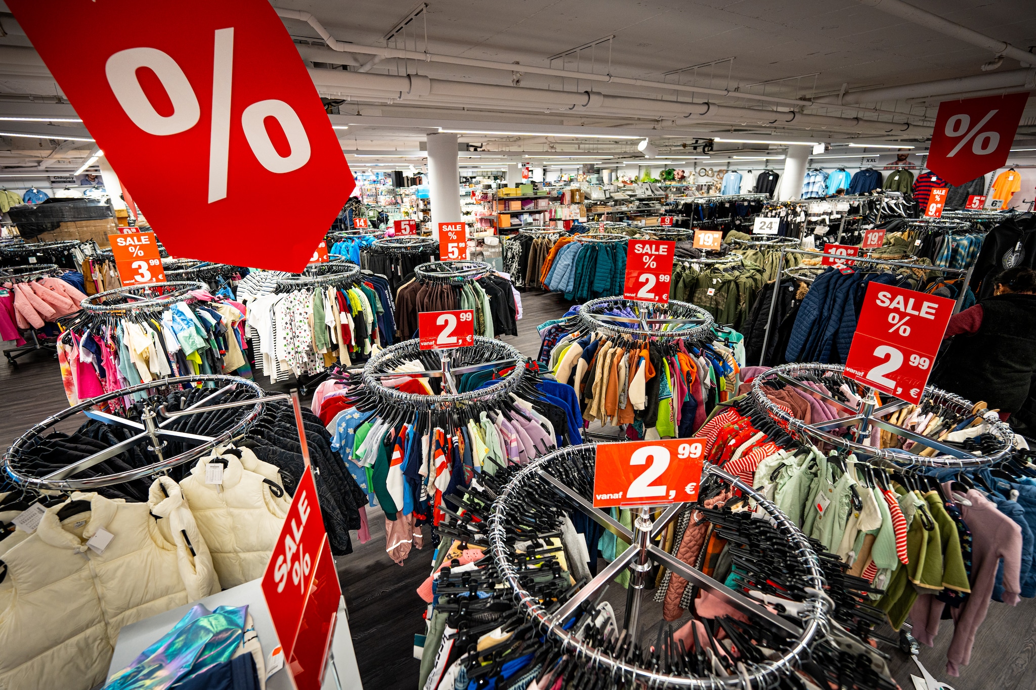 Kledingwinkel Kik in winkelcentrum Zuidplein in Rotterdam. Kledingwinkel Kik in winkelcentrum Zuidplein in Rotterdam. Foto: Killian Lindenburg