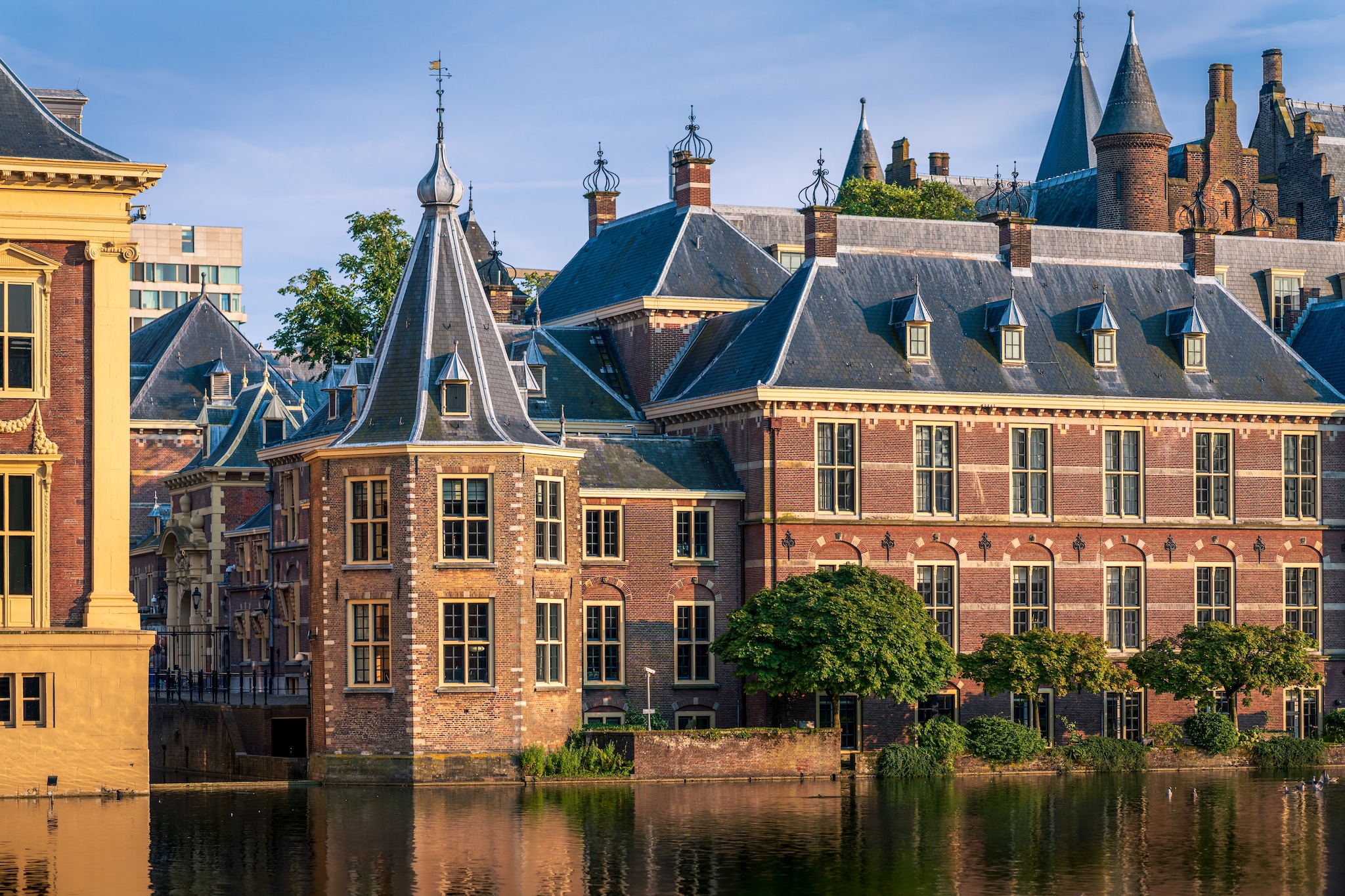 Eerste en Tweede Kamer stemmen in met wet opheffing verpandingsverboden. Foto: Denny van der Vaart, Shutterstock Eerste en Tweede Kamer stemmen in met wet opheffing verpandingsverboden. Foto: Denny van der Vaart, Shutterstock