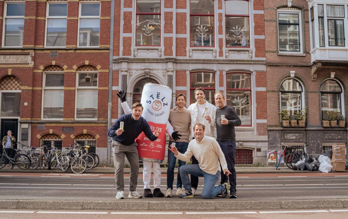 Stëlz. Eigen beeld. Stëlz. Eigen beeld.