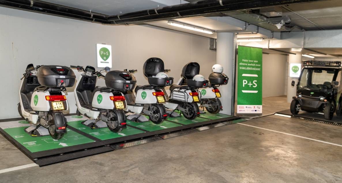 De Park &amp; Switch mobiliteitshub van gemeente Amsterdam in parkeergarage Piet Heinkade. Foto: Gemeente Amsterdam De Park &amp; Switch mobiliteitshub van gemeente Amsterdam in parkeergarage Piet Heinkade.  Foto: Gemeente Amsterdam