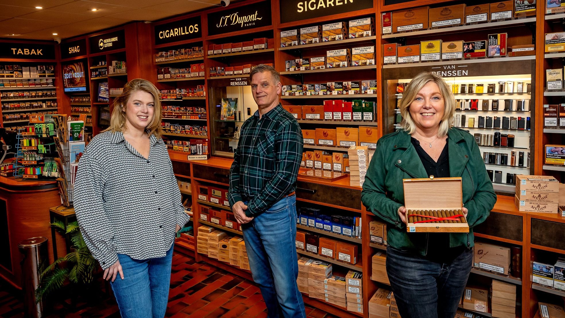 Sinds 1897 wordt de winkel gerund door de familie Van Renssen. Sinds 1897 wordt de winkel gerund door de familie Van Renssen. Foto: Bart Hoogveld