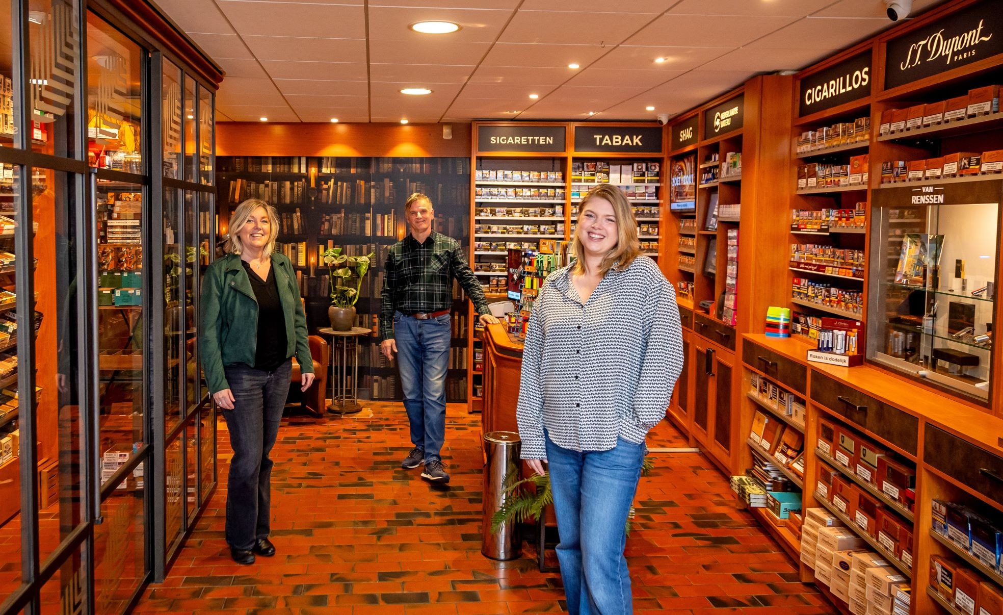 Sinds 1897 wordt de winkel gerund door de familie Van Renssen. Sinds 1897 wordt de winkel gerund door de familie Van Renssen. Foto: Bart Hoogveld