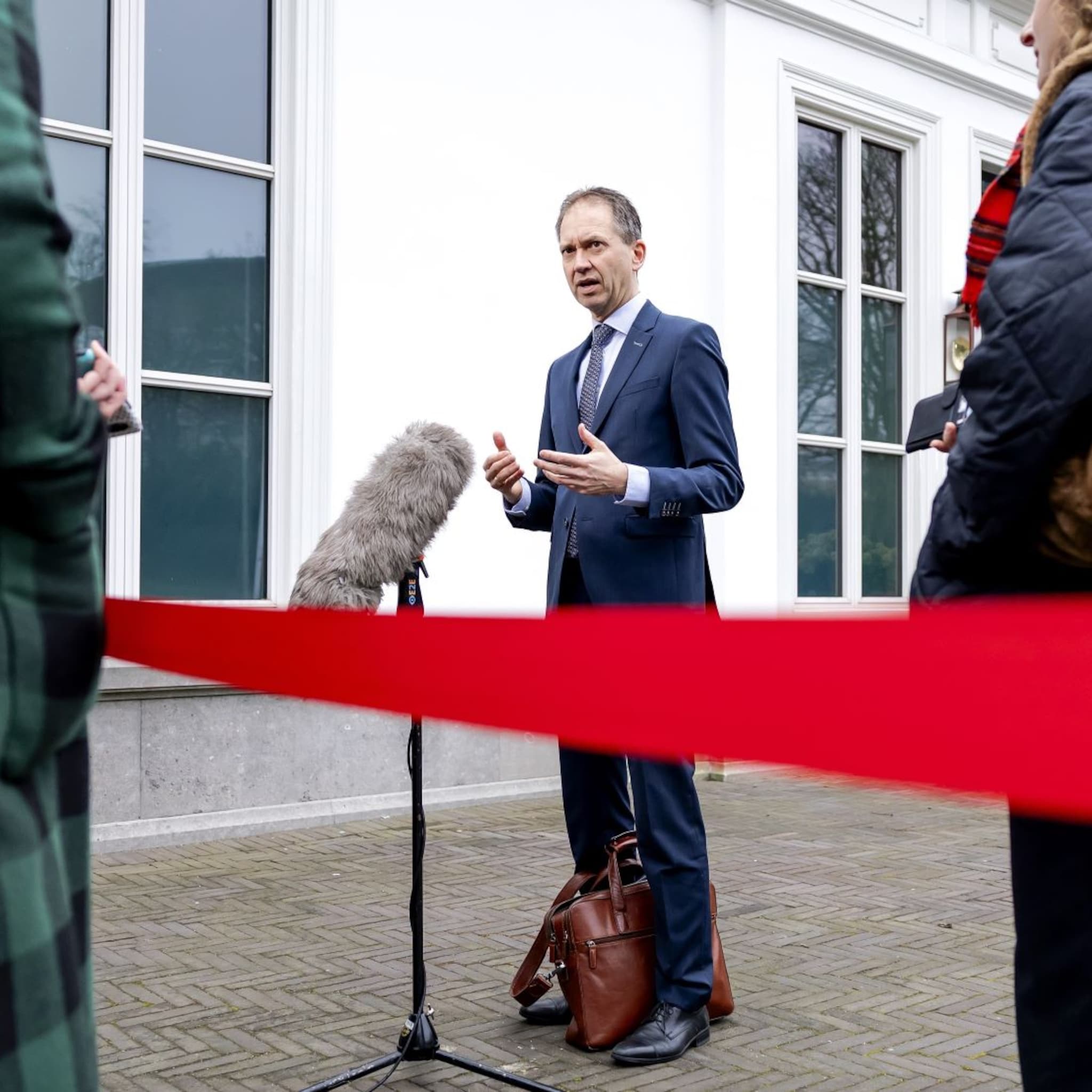 schijnzelfstandigheid eddy van hijum wet zzp tweede kamer85d261a