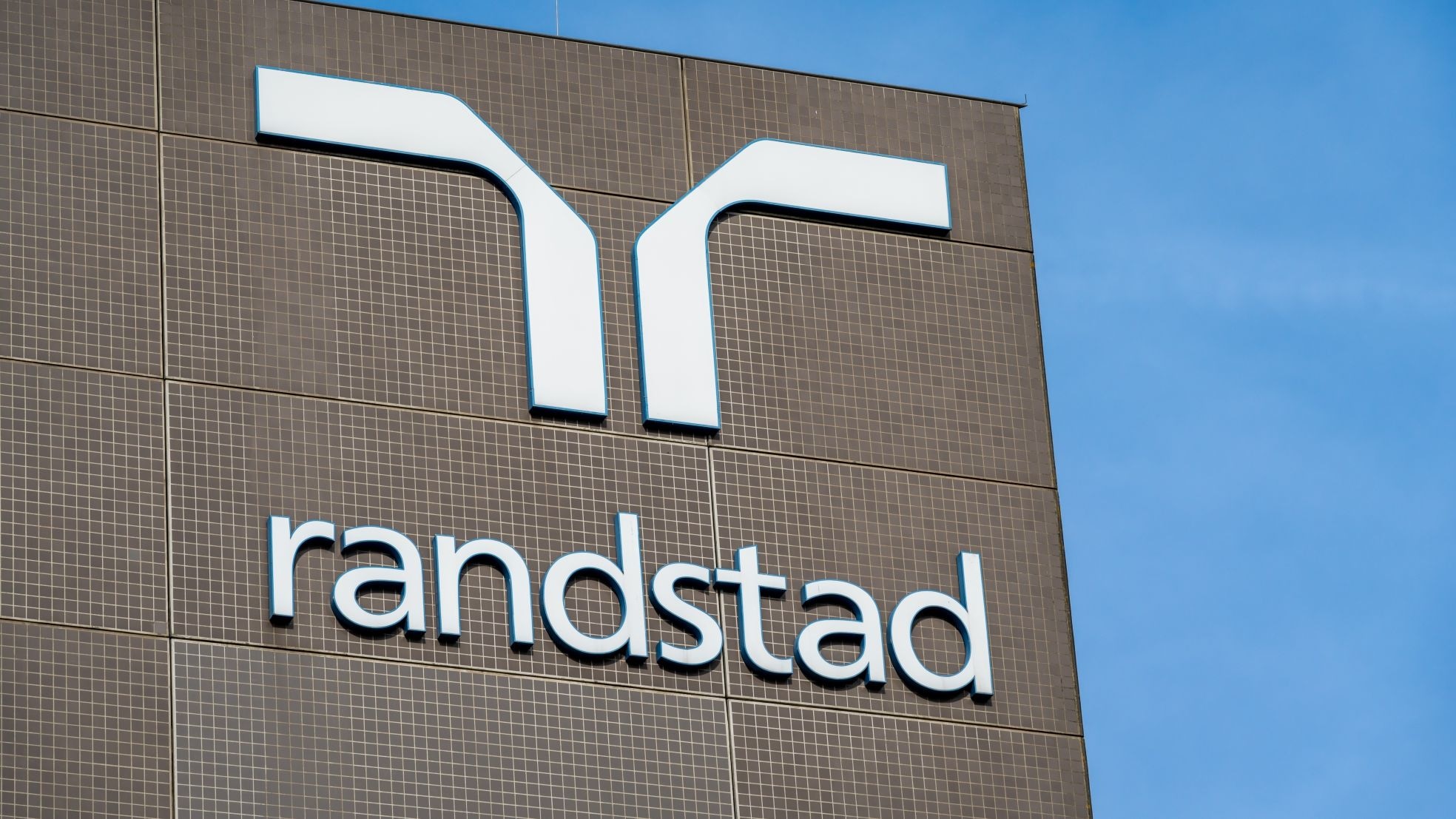 Logo Randstad. Shutterstock