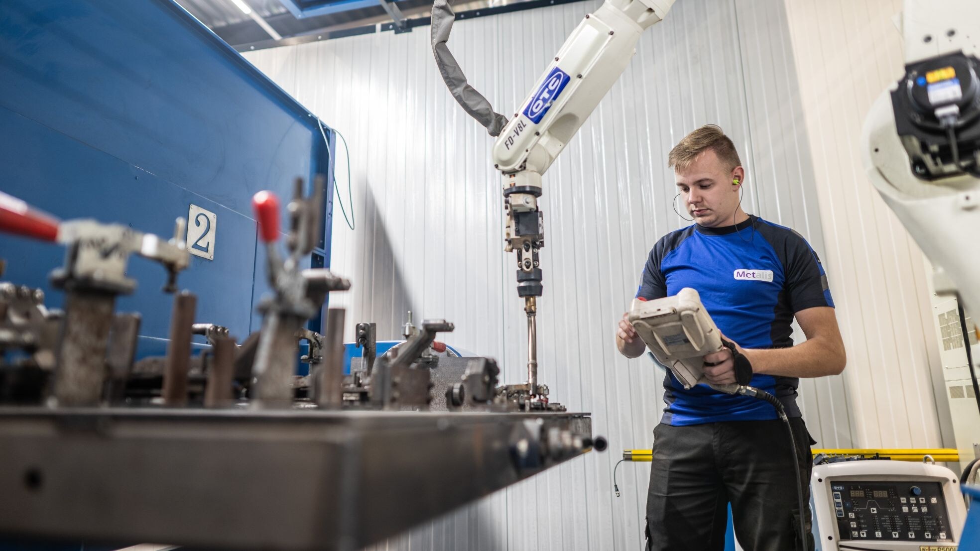 Johan aan het werk bij metaalbedrijf Metalis. Johan aan het werk bij metaalbedrijf Metalis. Foto: Metalis