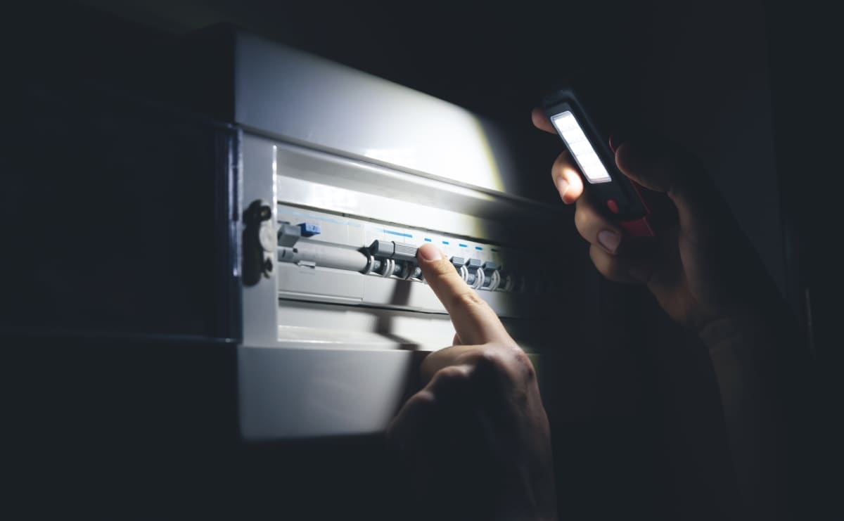 stroomuitval Stroomuitval moet zeker 6 uur duren wil een verzekeraar uitkeren Foto: Shutterstock