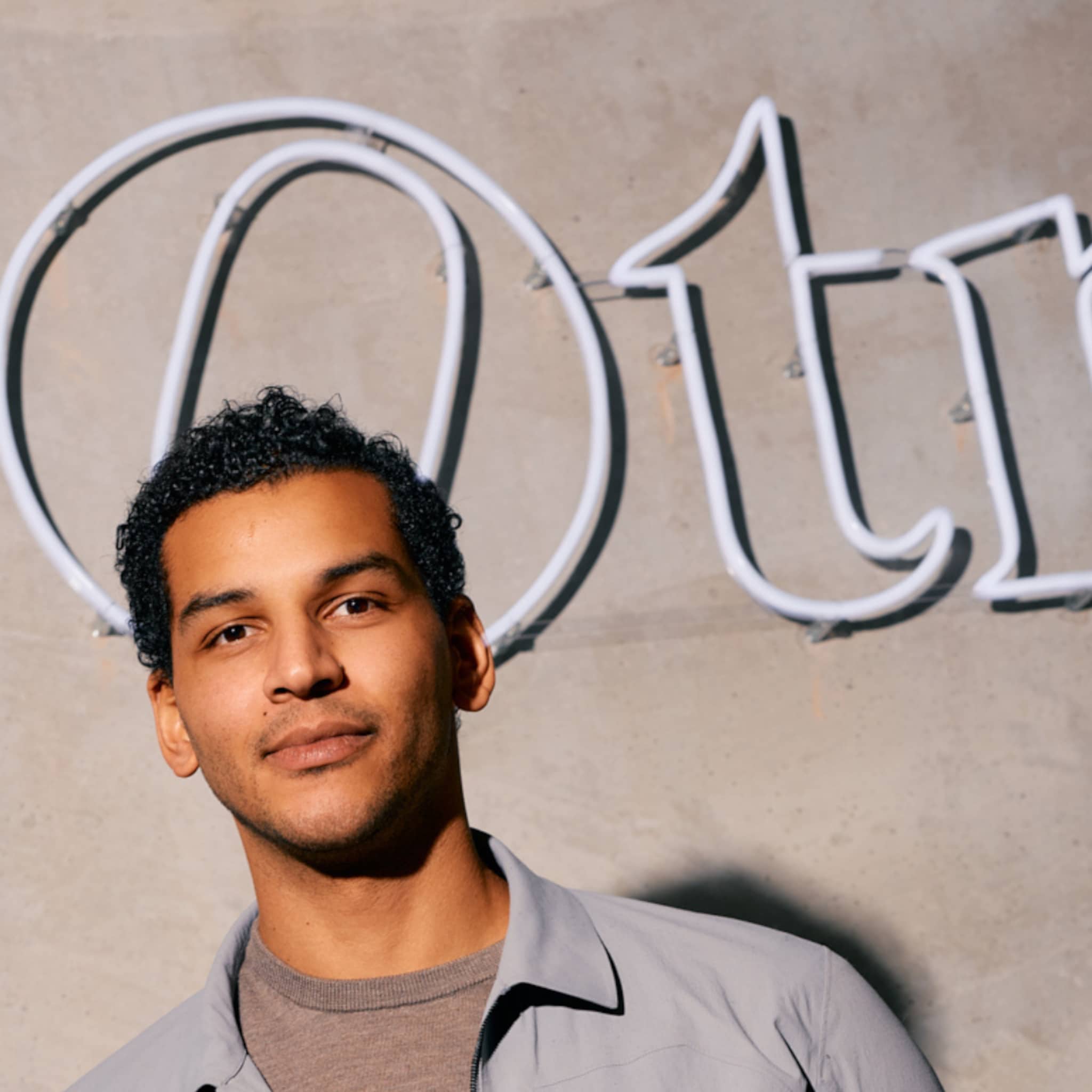 otrium mollie ai robot milan daniels mol outlet prompt