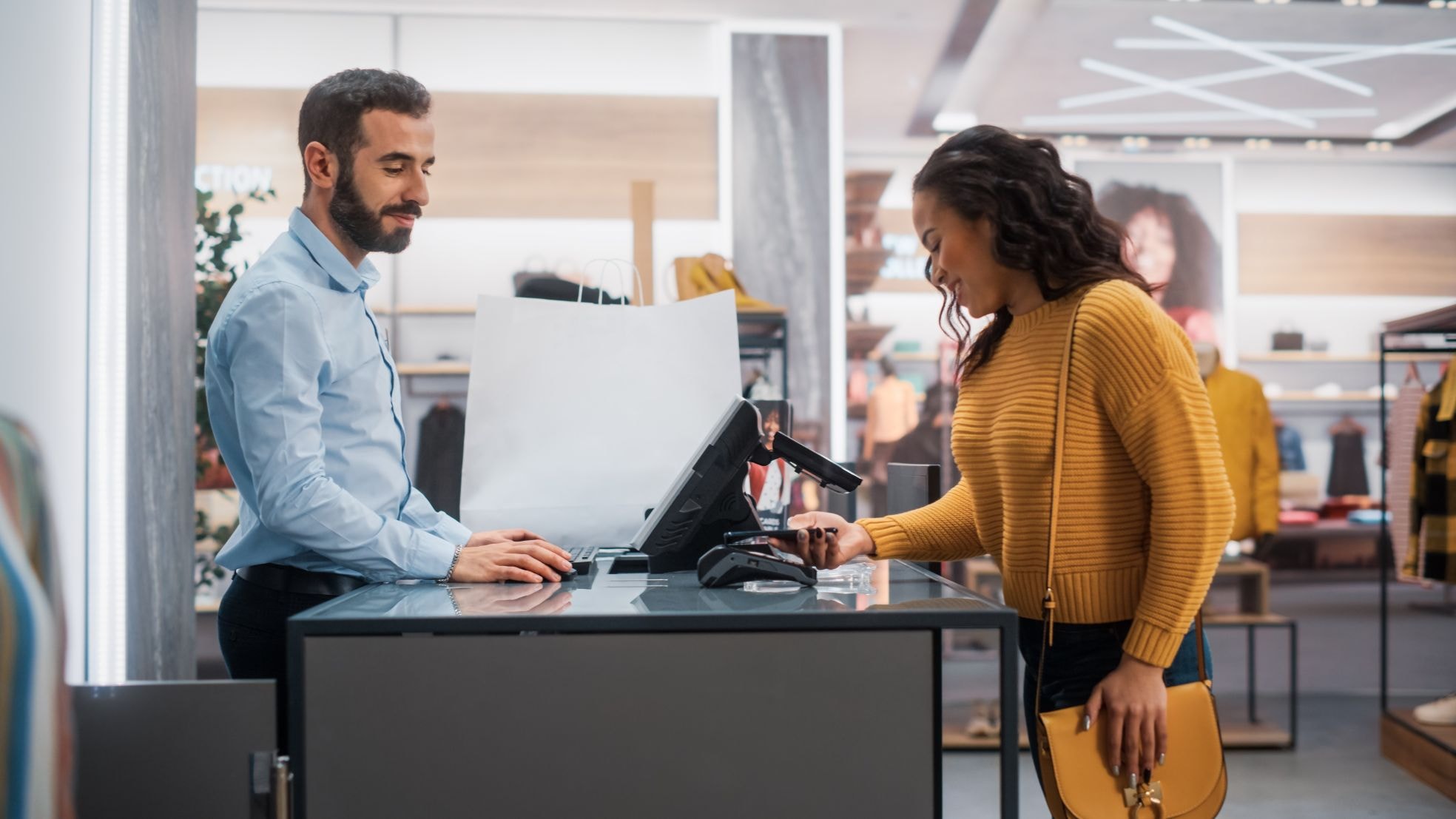 Steeds minder winkels accepteren contant geld. Steeds minder winkels accepteren contant geld. Foto: Shutterstock