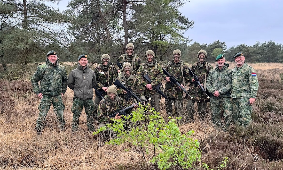 Wat ondernemer Pieter Peelen leerde van drie dagen training bij Defensie. Pieter Peelen | Wat ondernemer Pieter Peelen leerde van drie dagen training bij Defensie.