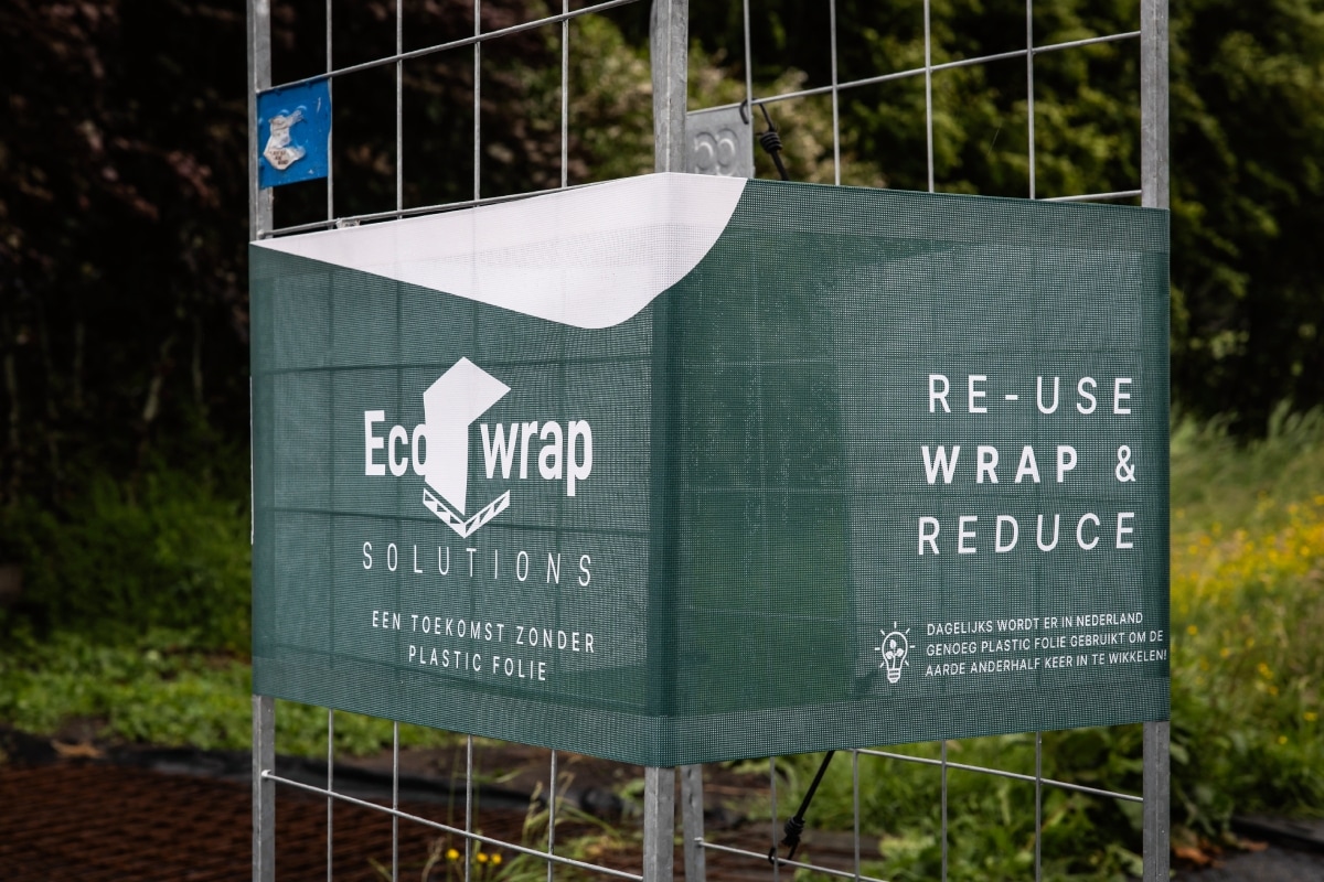 De hoes voor rolcontainers van EcoWrap Solutions De hoes voor rolcontainers van EcoWrap Solutions. Foto: Dingema Mol