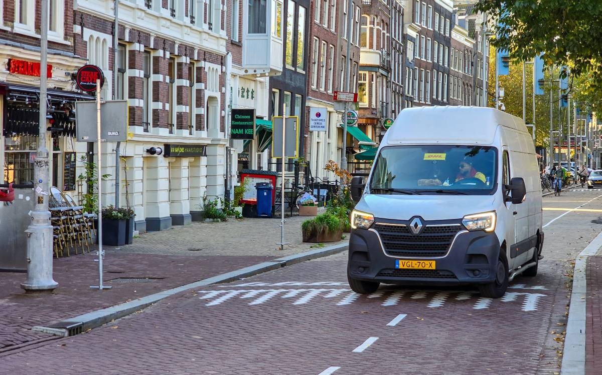 Door de zero-emissiezones in verschillende steden mogen niet alle bussen meer de steden in. Foto: Shutterstock Door de zero-emissiezones in verschillende steden mogen niet alle bussen meer de steden in. Foto: Shutterstock