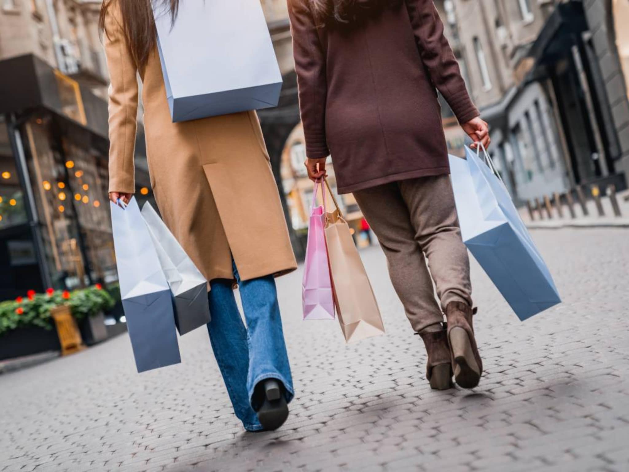outlets shoppen frustratie extra kosten kortingen online shoppen dagje shoppen