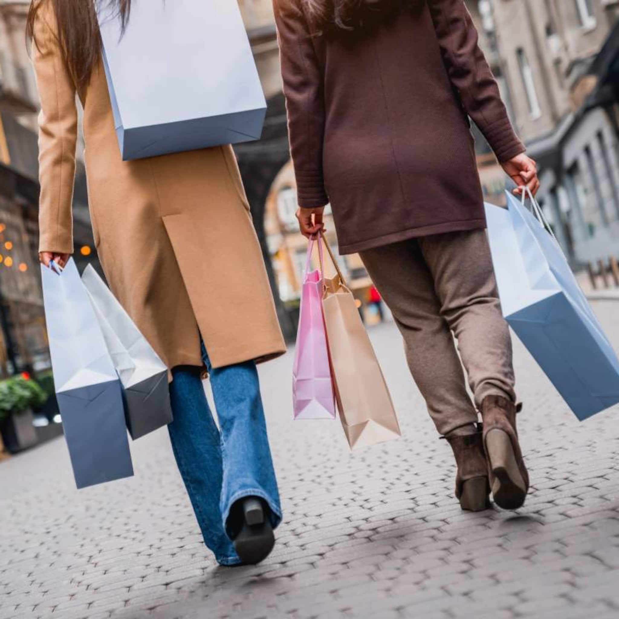 outlets shoppen frustratie extra kosten kortingen online shoppen dagje shoppen