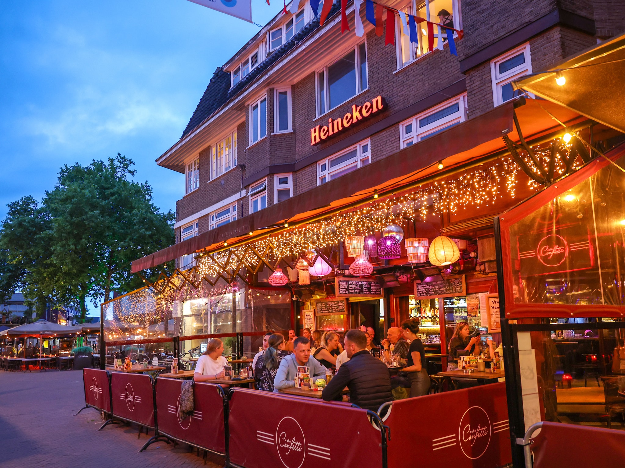 cafe confetti geluidoverlast investering horeca ondernemer andre holterman apeldoorn uitgaansgebied