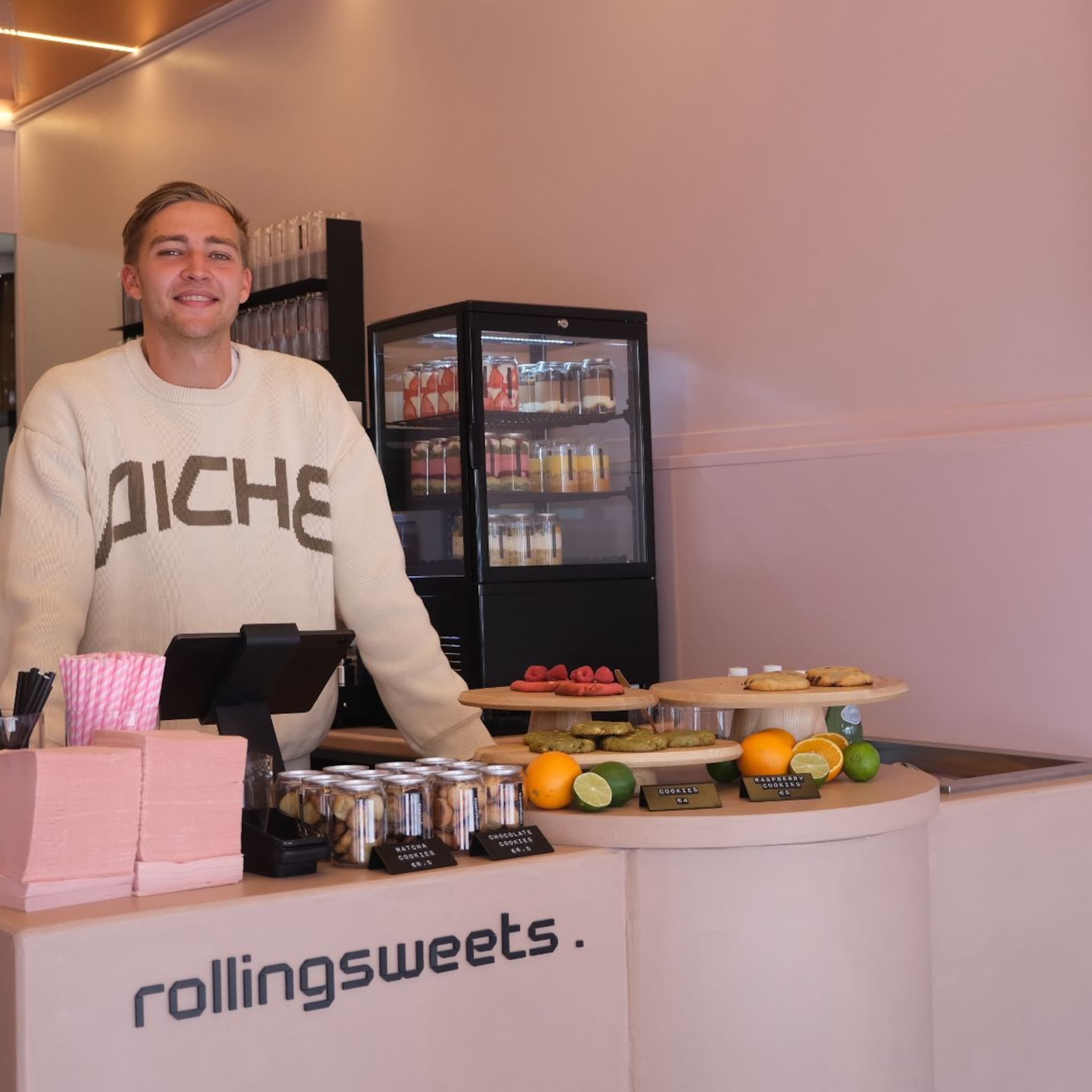 lode van hattum rolling sushi amsterdam tiktok