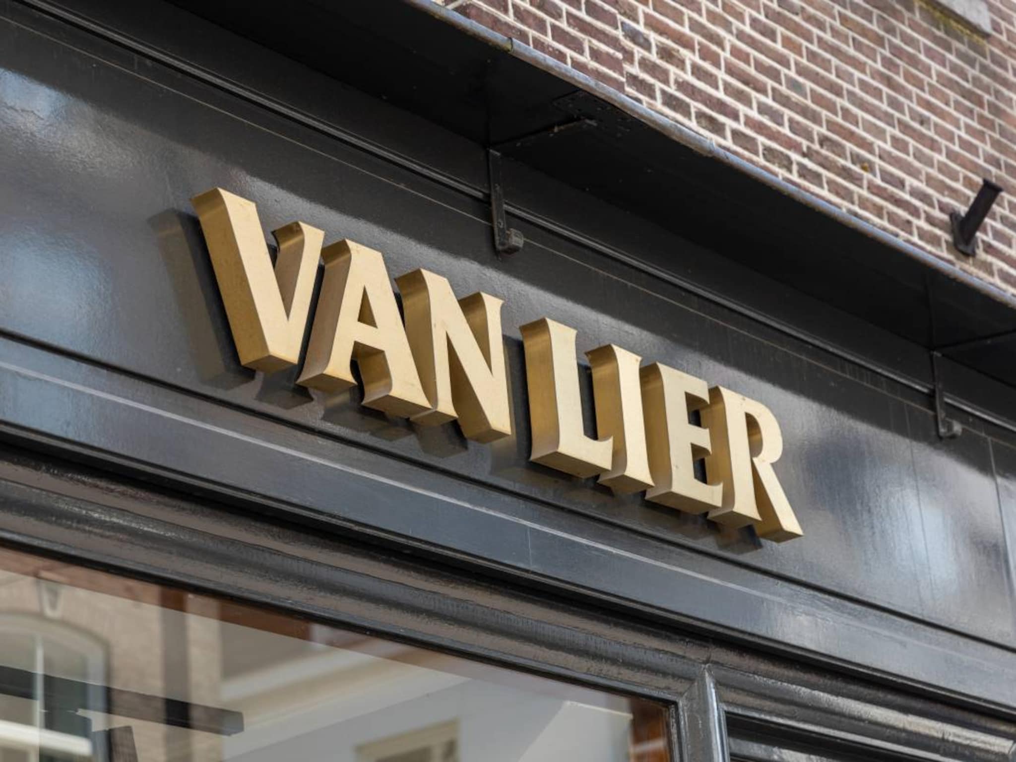 van lier schoenen coronaschulden verlies christina van spaendonck