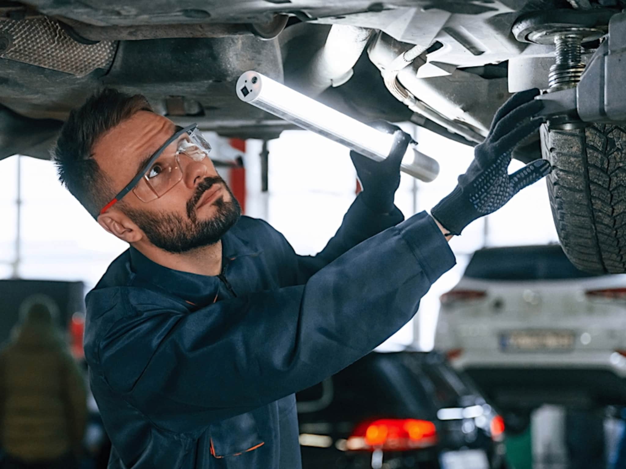 garagebedrijven personeelstekort onderhoud apk wachttijd bovag autobranche monteurs werkdruk rai