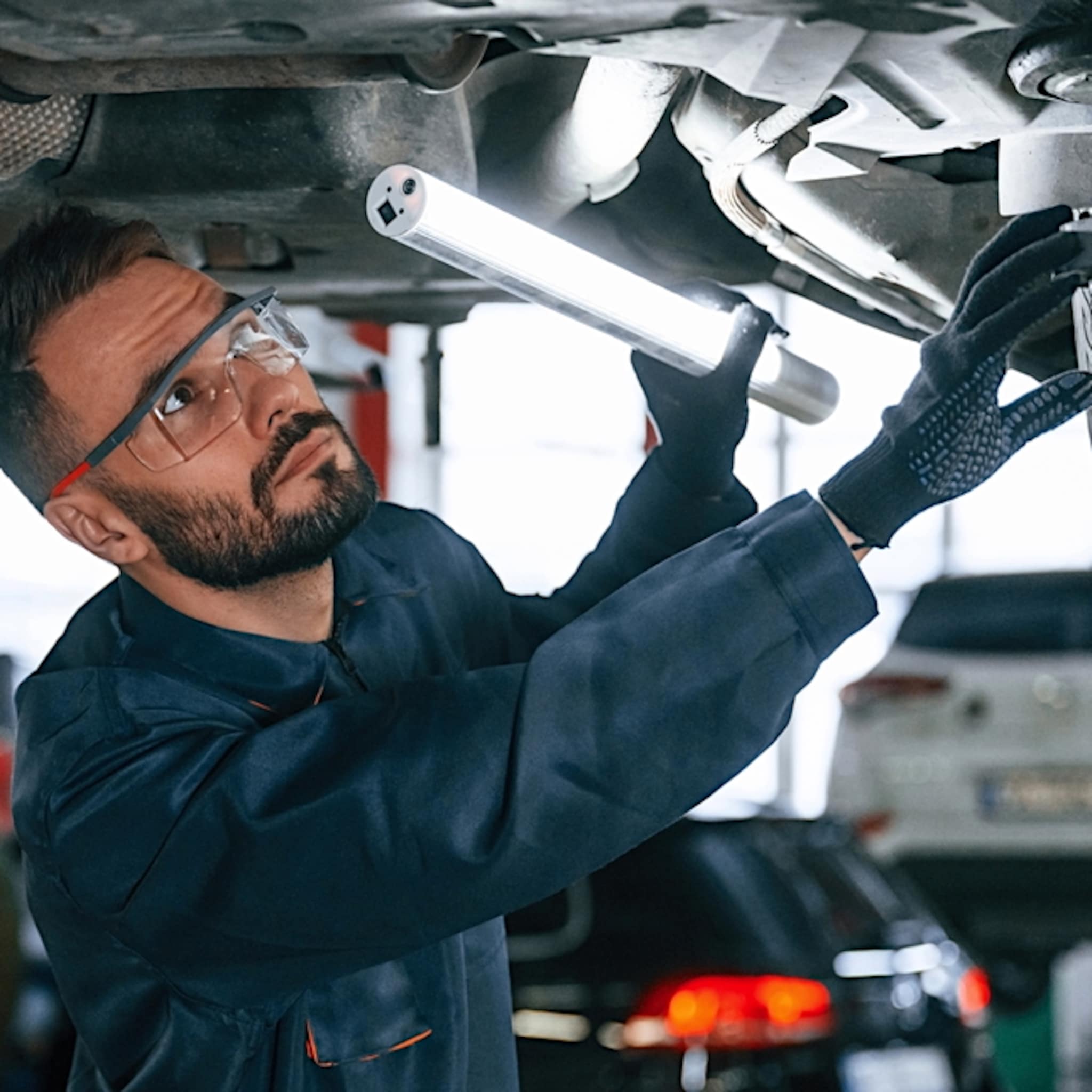 garagebedrijven personeelstekort onderhoud apk wachttijd bovag autobranche monteurs werkdruk rai