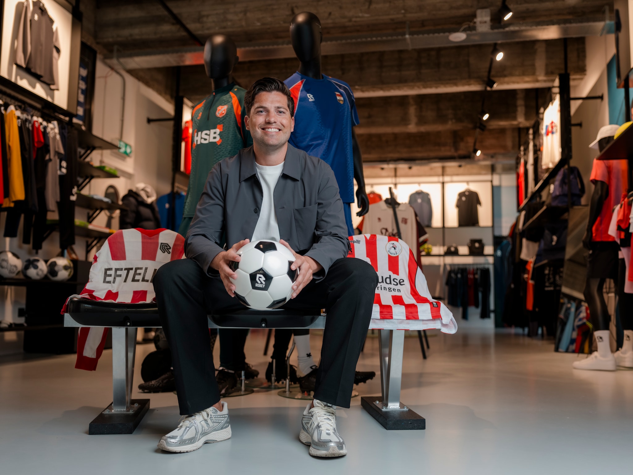 robey sportswear sportmerk toine van den berg voetbalshirts